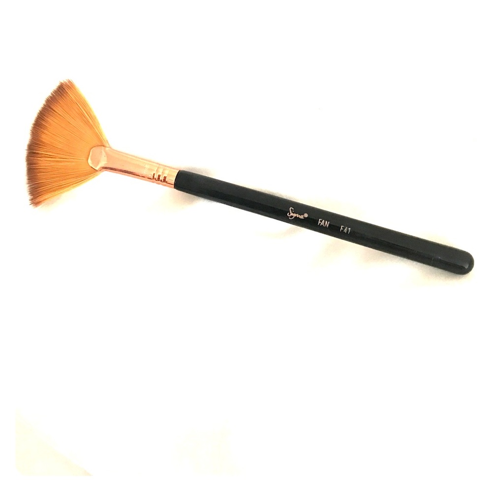 Sigma Fan F41 Brush NWOT