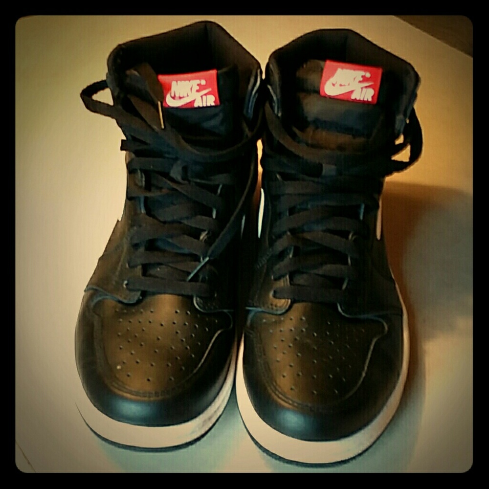 Mens Air Jordan retro 1 High OG w/original box.