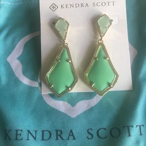 Kendra Scott: color bar Alexa earrings