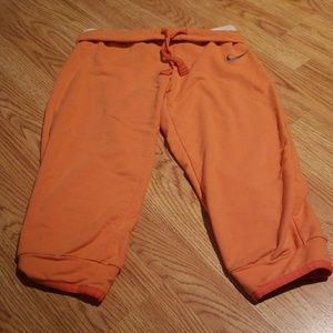 Nike fit dry capris