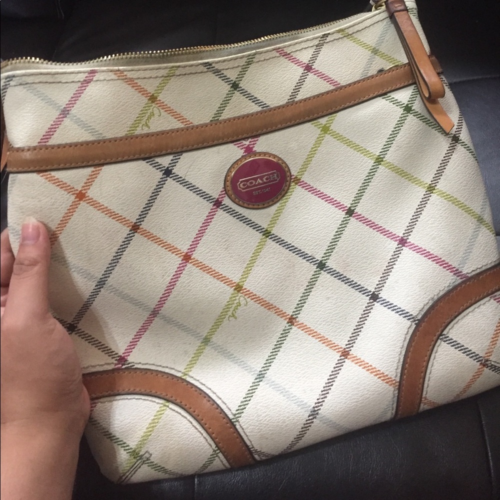 Coach Shoulder Bag (AUTHENTIC)
