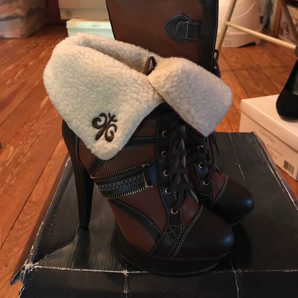 Platform boot with faux fur inside ON HOLD