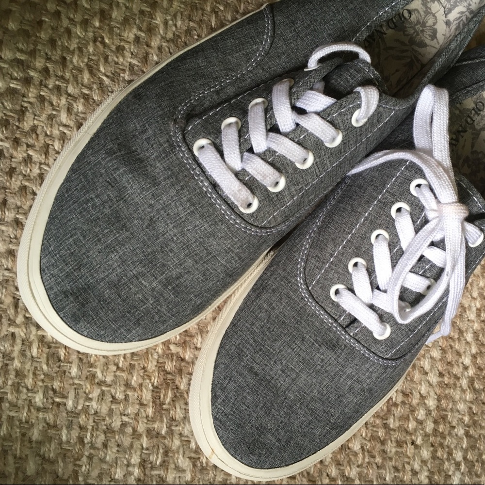 Men's grey Keds style lace ups