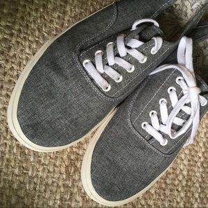 Men's grey Keds style lace ups