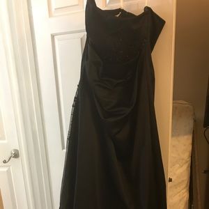David's Bridal Black Bridesmaid (F12385)