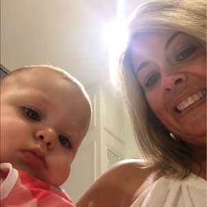 Meet your Posher, Deena