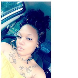 Meet your Posher, Danae