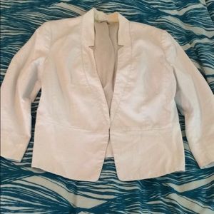 EUC size 12 white short armed blazer with hook
