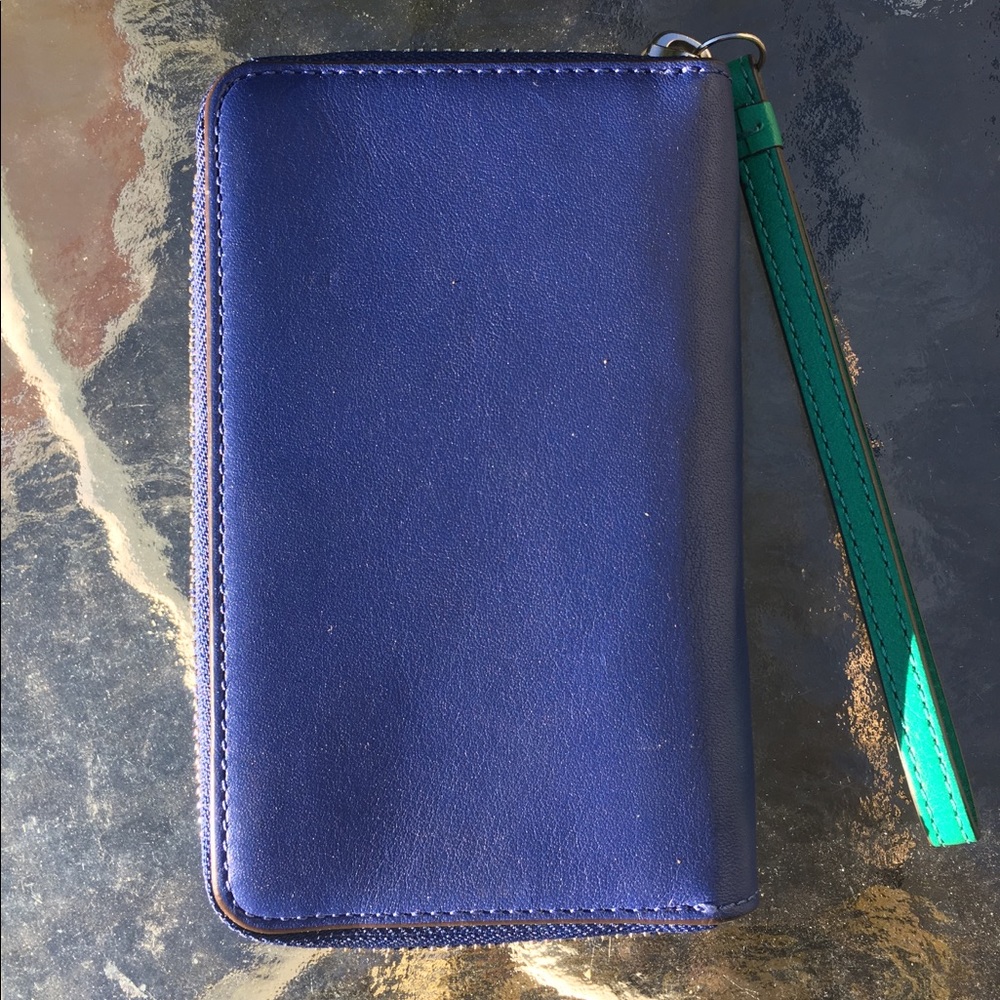 Authentic Coach wristlet - Picture 2 of 5