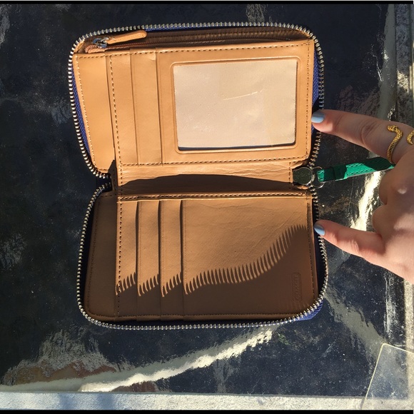 Authentic Coach wristlet - Picture 3 of 5