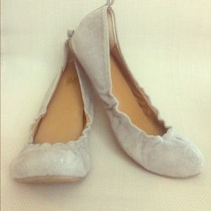 Women's grey leather ballet flats