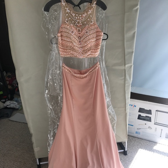 Dresses & Skirts - Formal dress