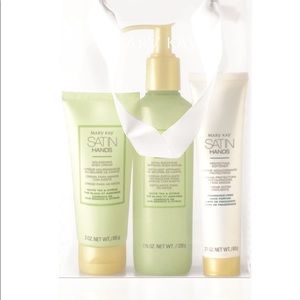 Mary Kay Satin Hands Set