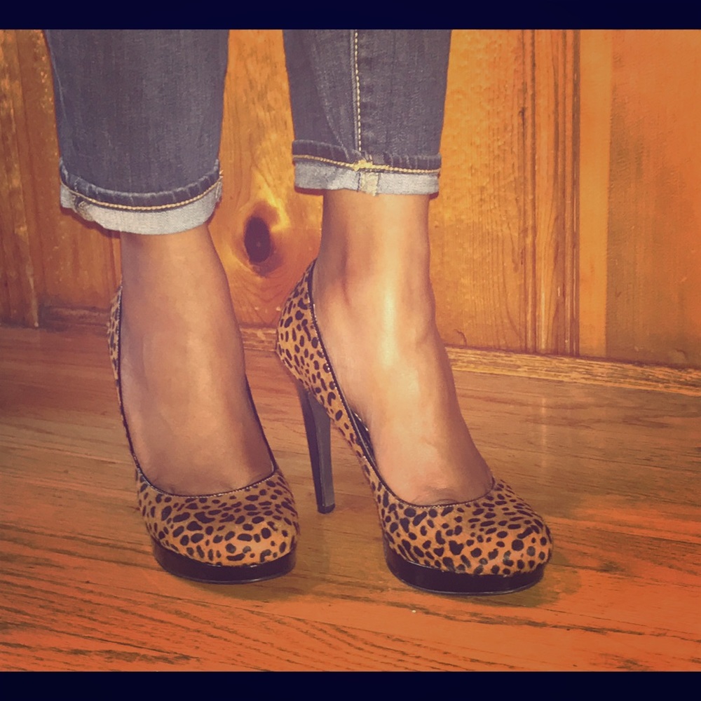 Via Neroli Cheetah Pony Hair Platform Pumps