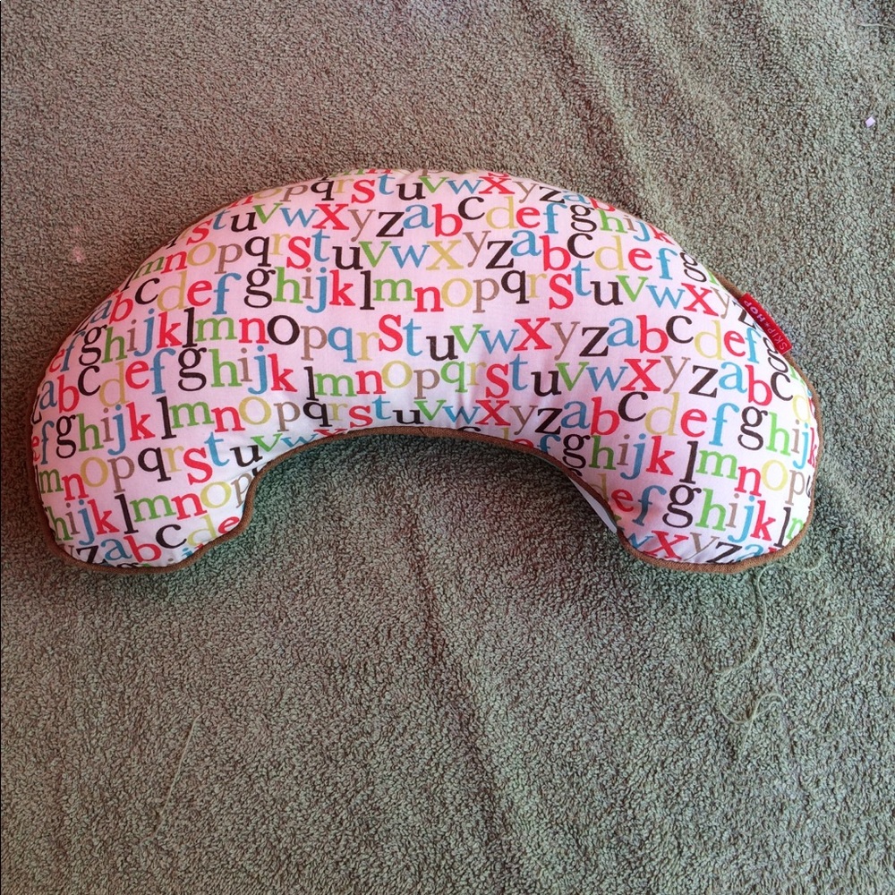 Skip & Hop Newborn Neck Pillow