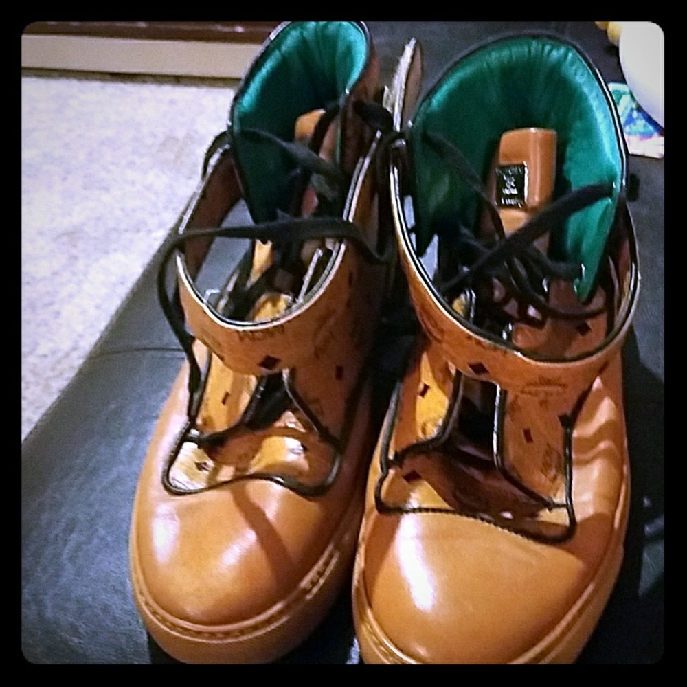 MCM SNEAKERS