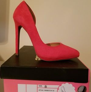 Brand New. Bright Red Pump. Size 8