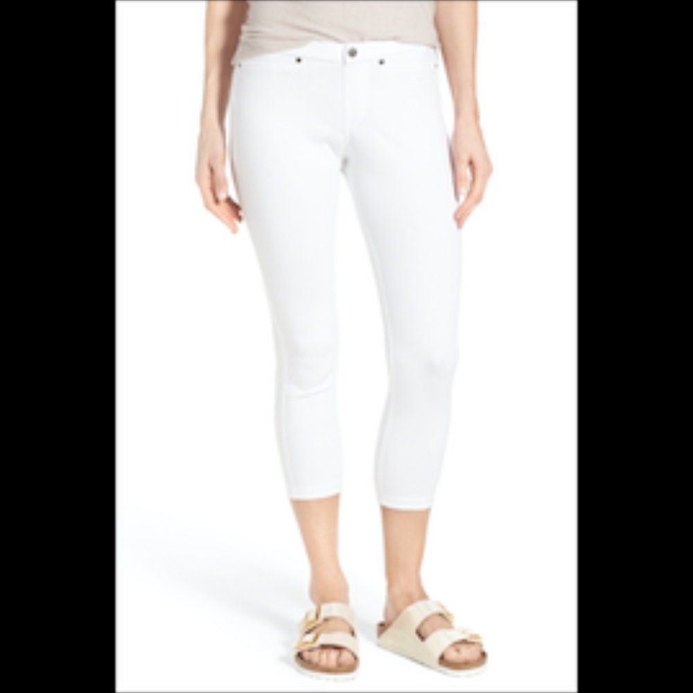 NWT Hue Super Smooth White Denim Capri Leggings