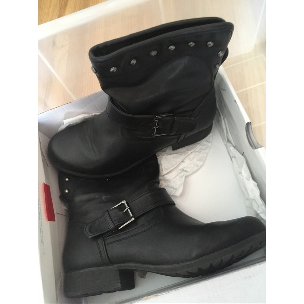 ✨make an offer✨ black studded boots