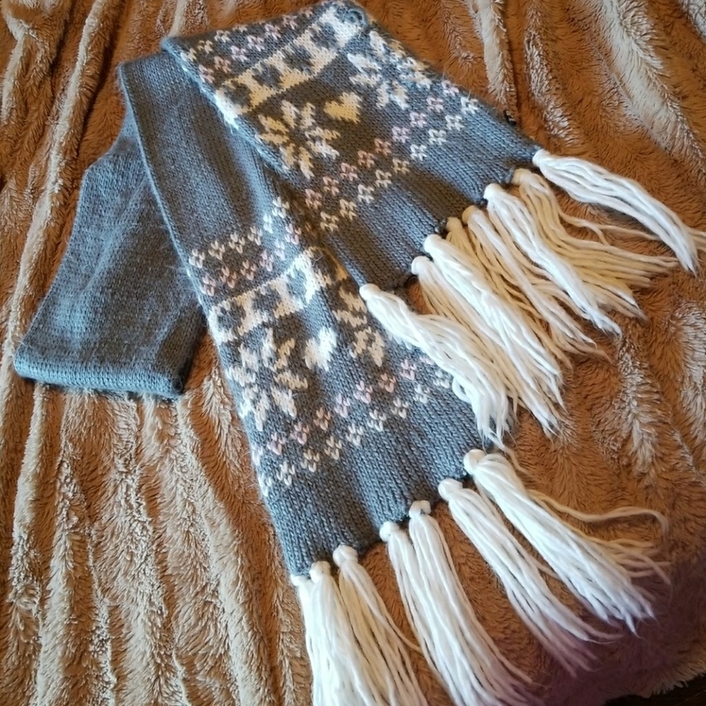 Rue 21 scarf