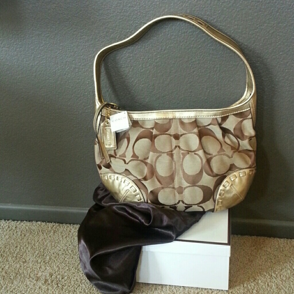 Coach - Picture 3 of 3