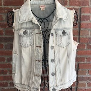 Jean Vest