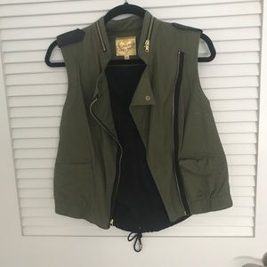 Army green vest jacket