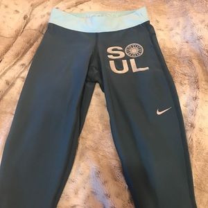 NWT Soulcycle Relay Capri