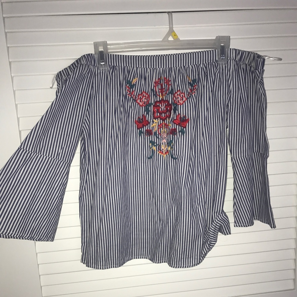 Off the shoulder long sleeve shirt