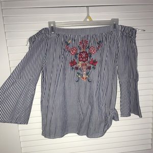 Off the shoulder long sleeve shirt