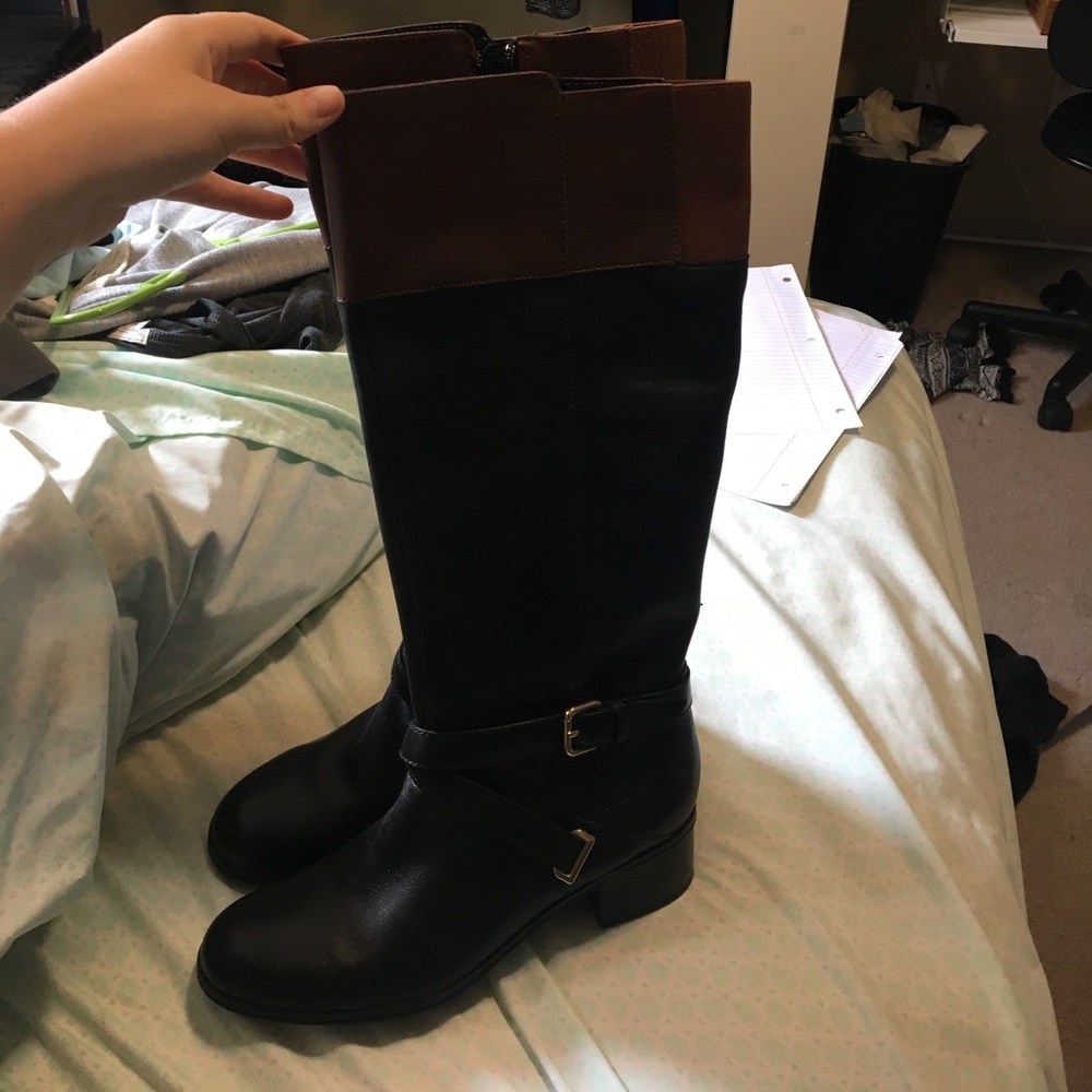 Bandolino boots. Worn once. Regular width calf