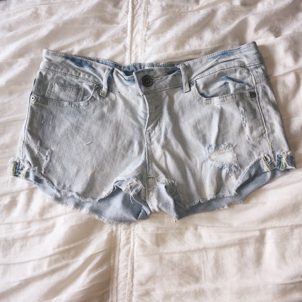 LIGHT WASH SHORT SHORTS 🥀