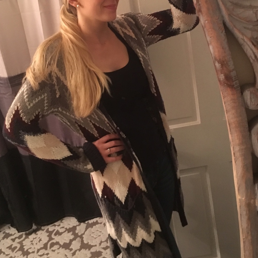 American Eagle Long Patterned Cardigan