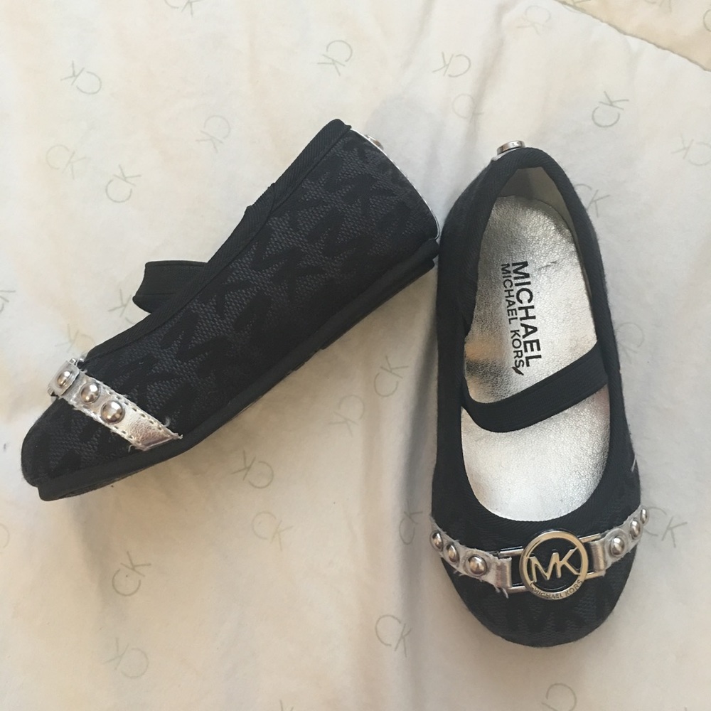 Girl shoes