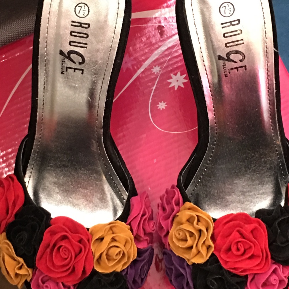 Multicolor back out wedges