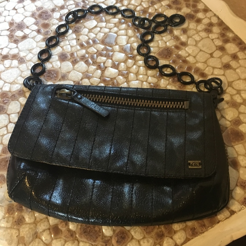 Adorable Black Quiksilver Metal Chain Purse!!