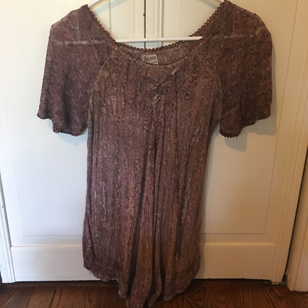 Adorable flowy top