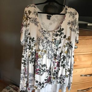 Floral Torrid Size 3 Babydoll Shirt