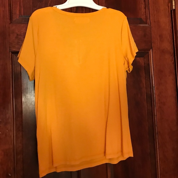 Hollister Lace Up T-Shirt NWT - Picture 4 of 4