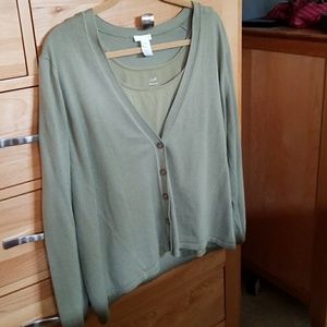 Soft green silk blend sweater with matchingtan