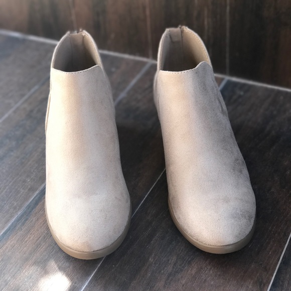 NIB Cream Distressed Textile V Split Ankle Booties - Picture 5 of 6