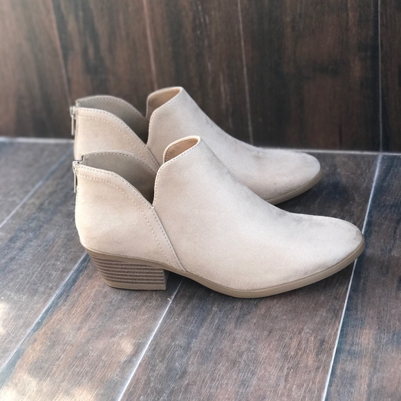 NIB Cream Distressed Textile V Split Ankle Booties - Picture 4 of 6
