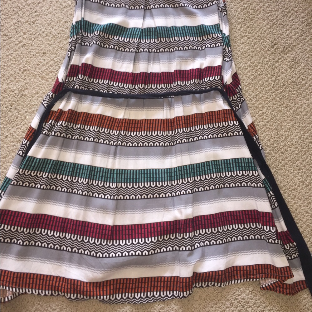 Patterned Button Up Collared Dress - Picture 4 of 4
