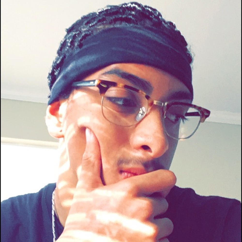 Meet your Posher, Avery