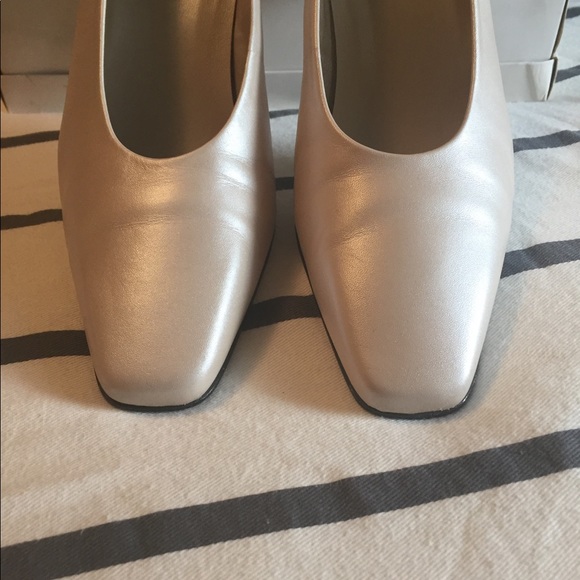 Nine West - Picture 3 of 6