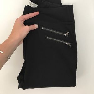 Abercrombie & Fitch leggings.