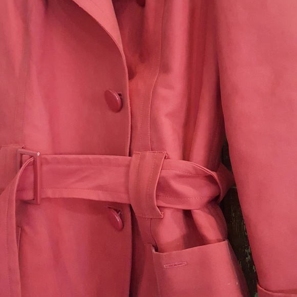 Red  jacket - Picture 3 of 4