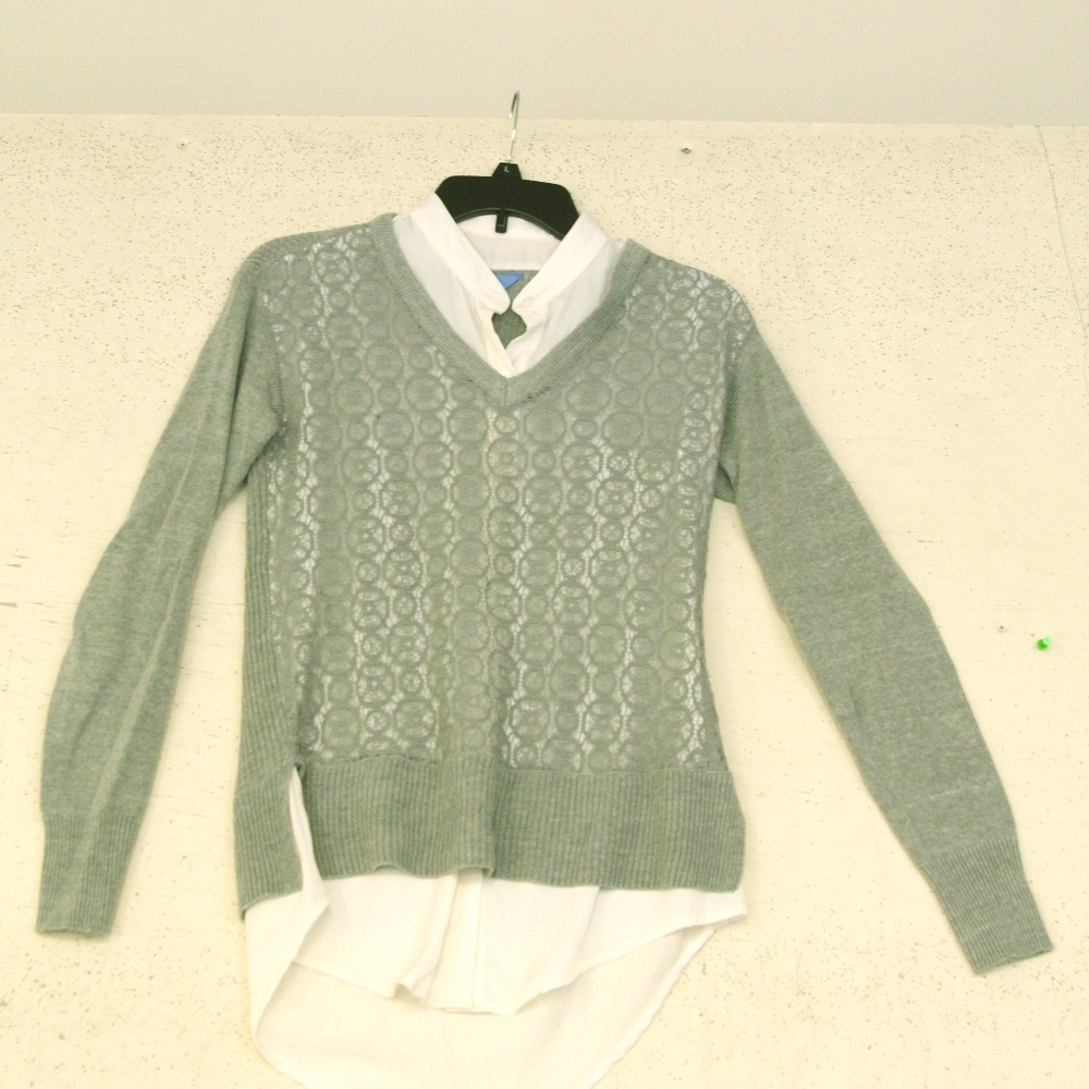 Simply Vera Wang Sweater/Blouse