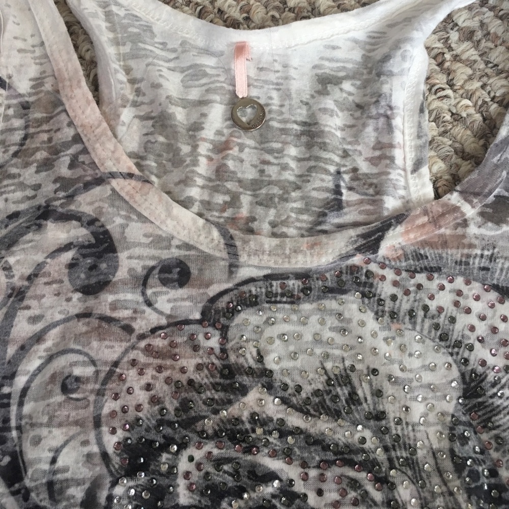 Women's Patterned Tank - Picture 2 of 2