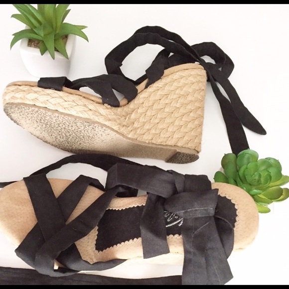 Espadrilles - Picture 4 of 5